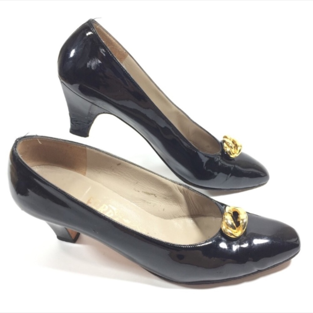 Salvatore Ferragamo Classic Pumps Patent Black 7AA